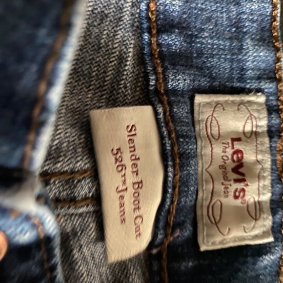Levi’s 526 Slender Boot Cut - Picture 10 of 16